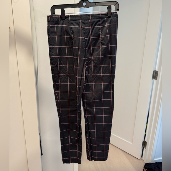 Adorable pink and black work pants. Ankle cut and super stylish yet office ready - Picture 3 of 4